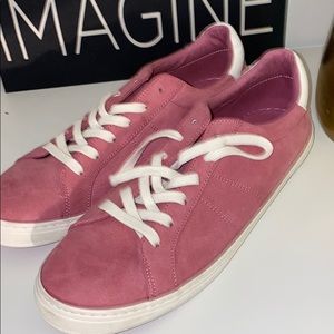 NEW ‼️ Old Navy Court Sneaker